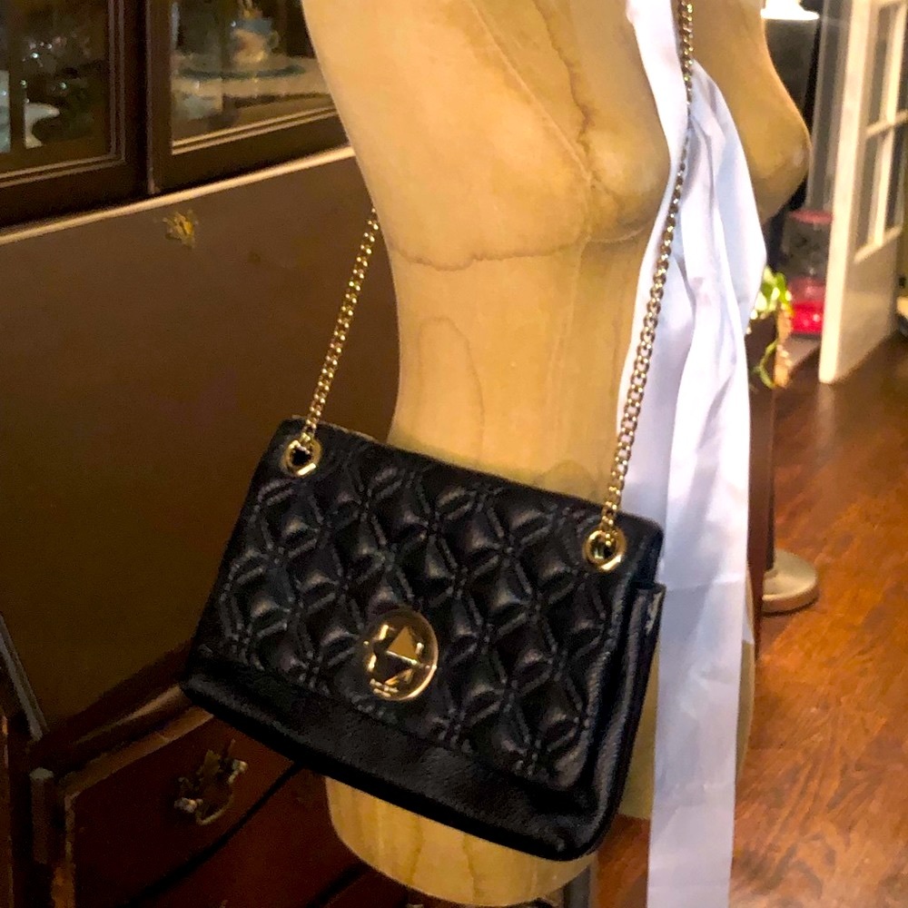 Stylish Kate spade purse - Picture 2 of 11